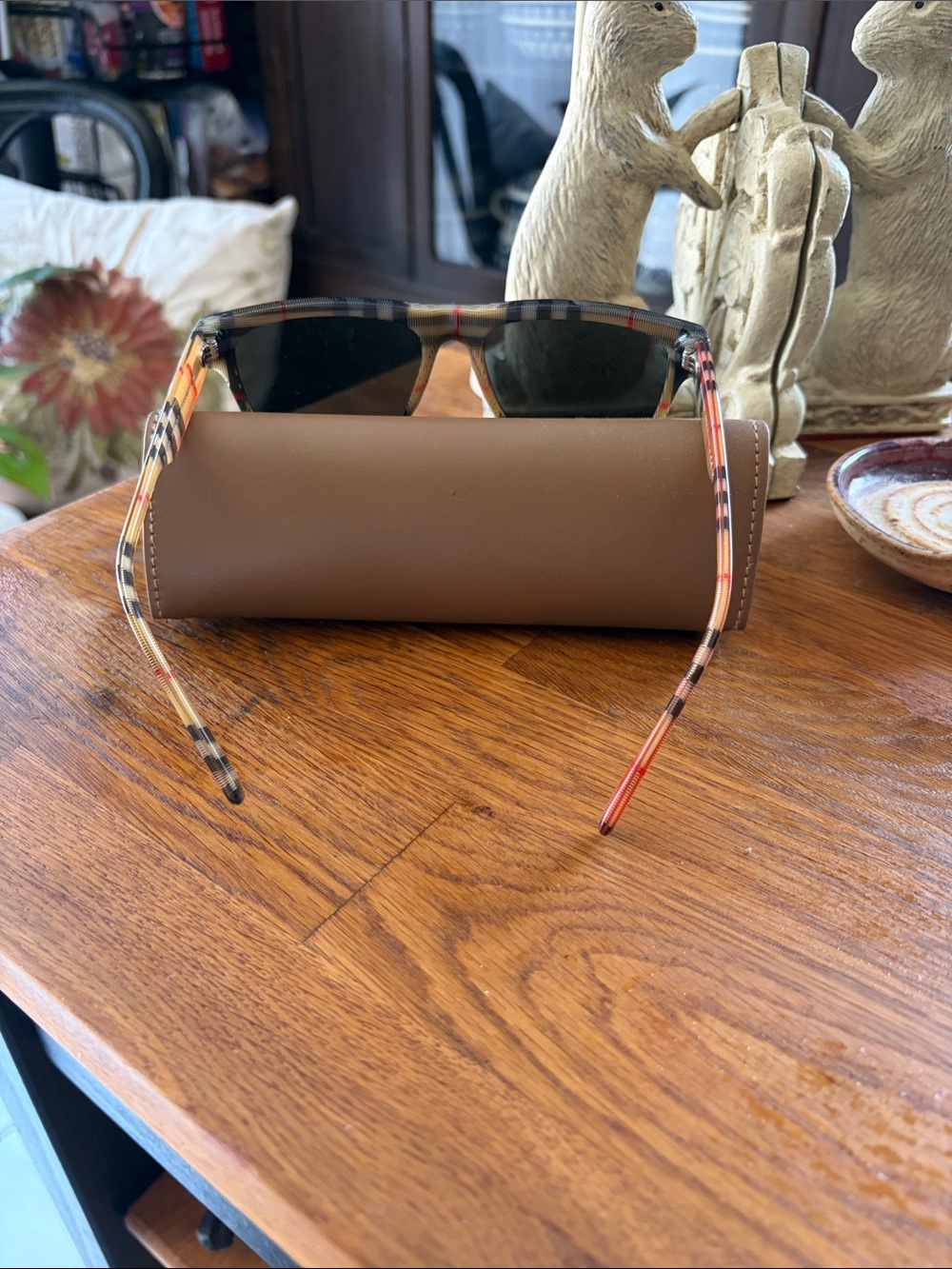 Burberry Black Sunglasses with Tan Case - Picture 2 of 3